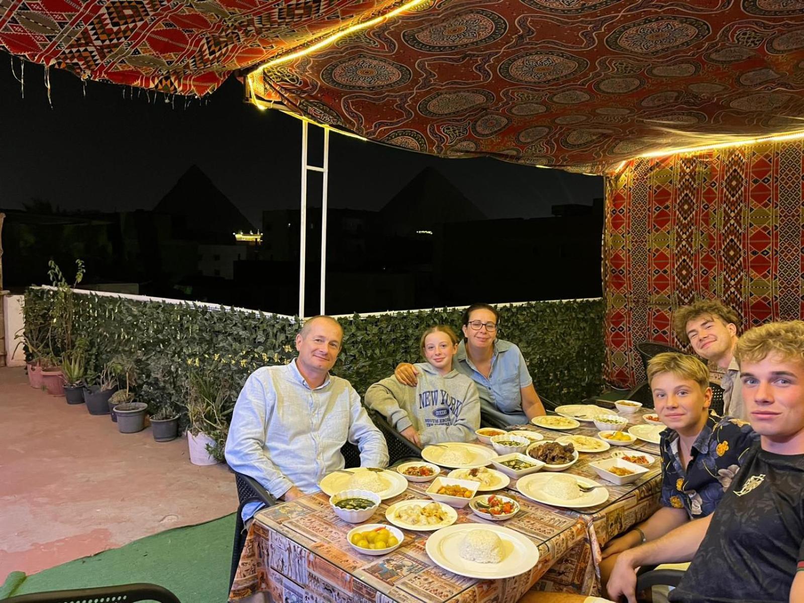 Jana Pyramids View In 3 Bed and Breakfast Kafret el-Gabal Εξωτερικό φωτογραφία