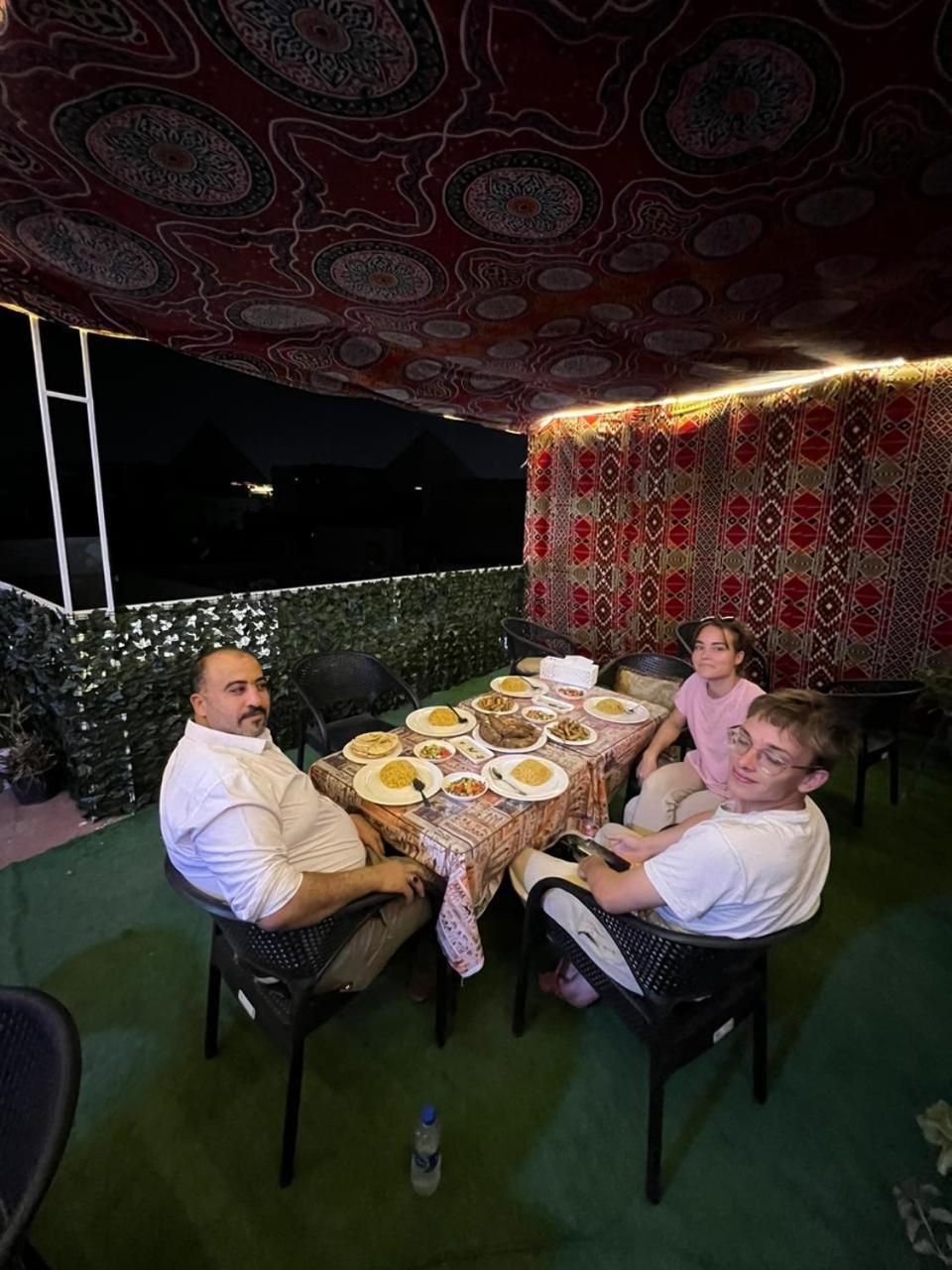 Jana Pyramids View In 3 Bed and Breakfast Kafret el-Gabal Εξωτερικό φωτογραφία